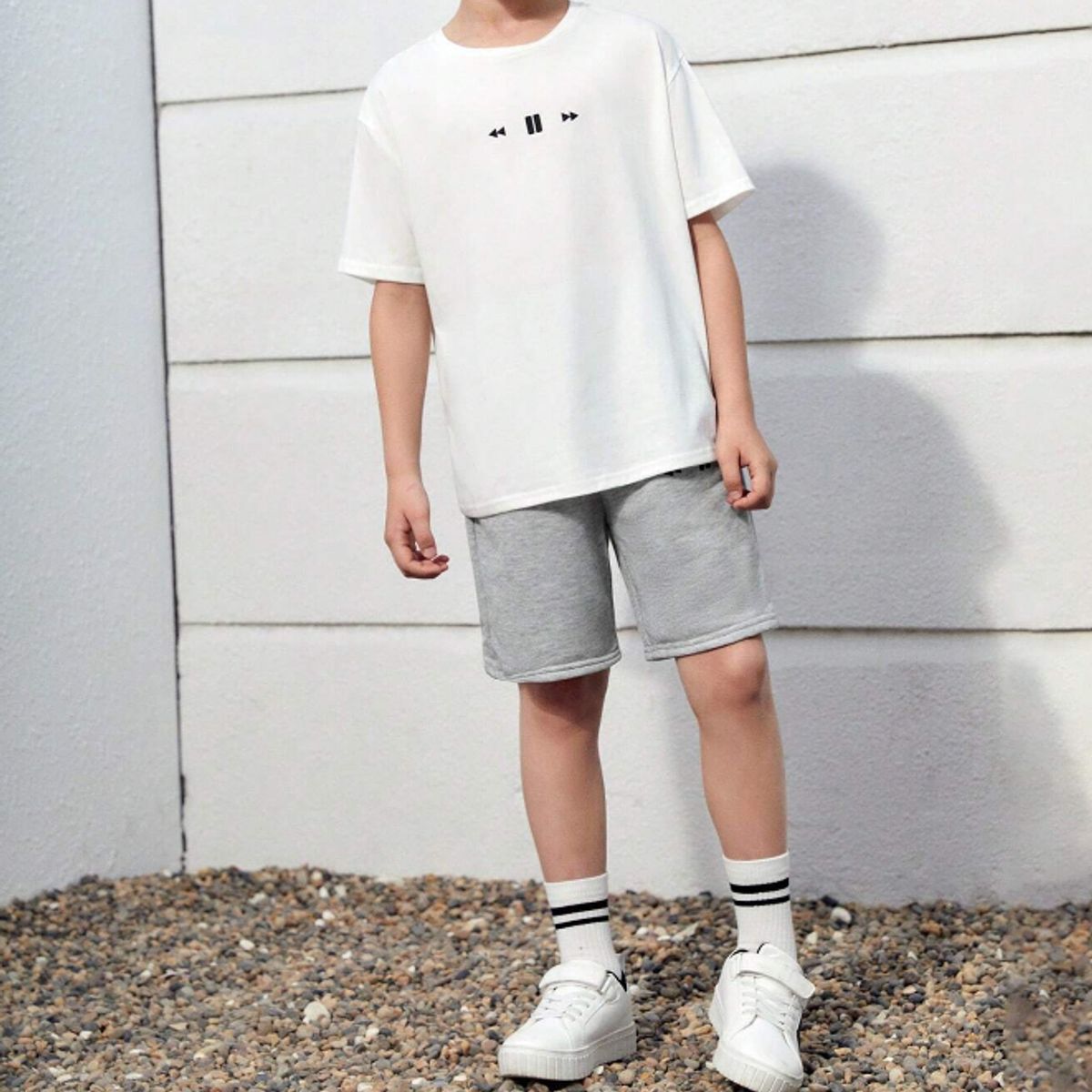 KIRAMA CLOTHING STORE - Set Infantil “Media Control”  Camiseta + Shorts Deportivos