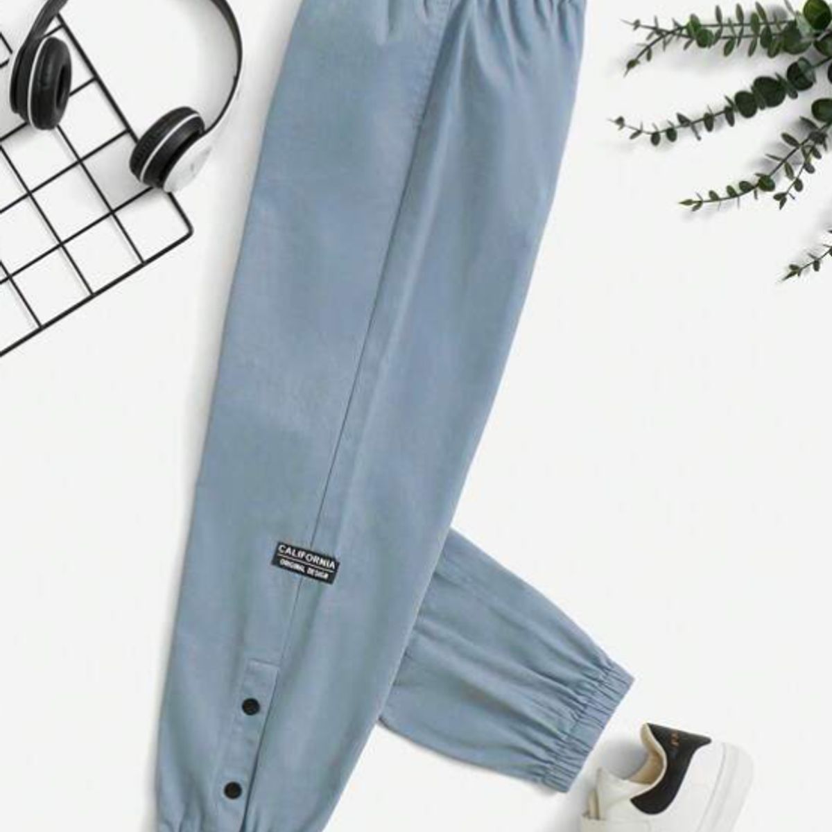 KIRAMA CLOTHING STORE - Jogger Infantil con Parche “California Golden State”  Azul Neblina