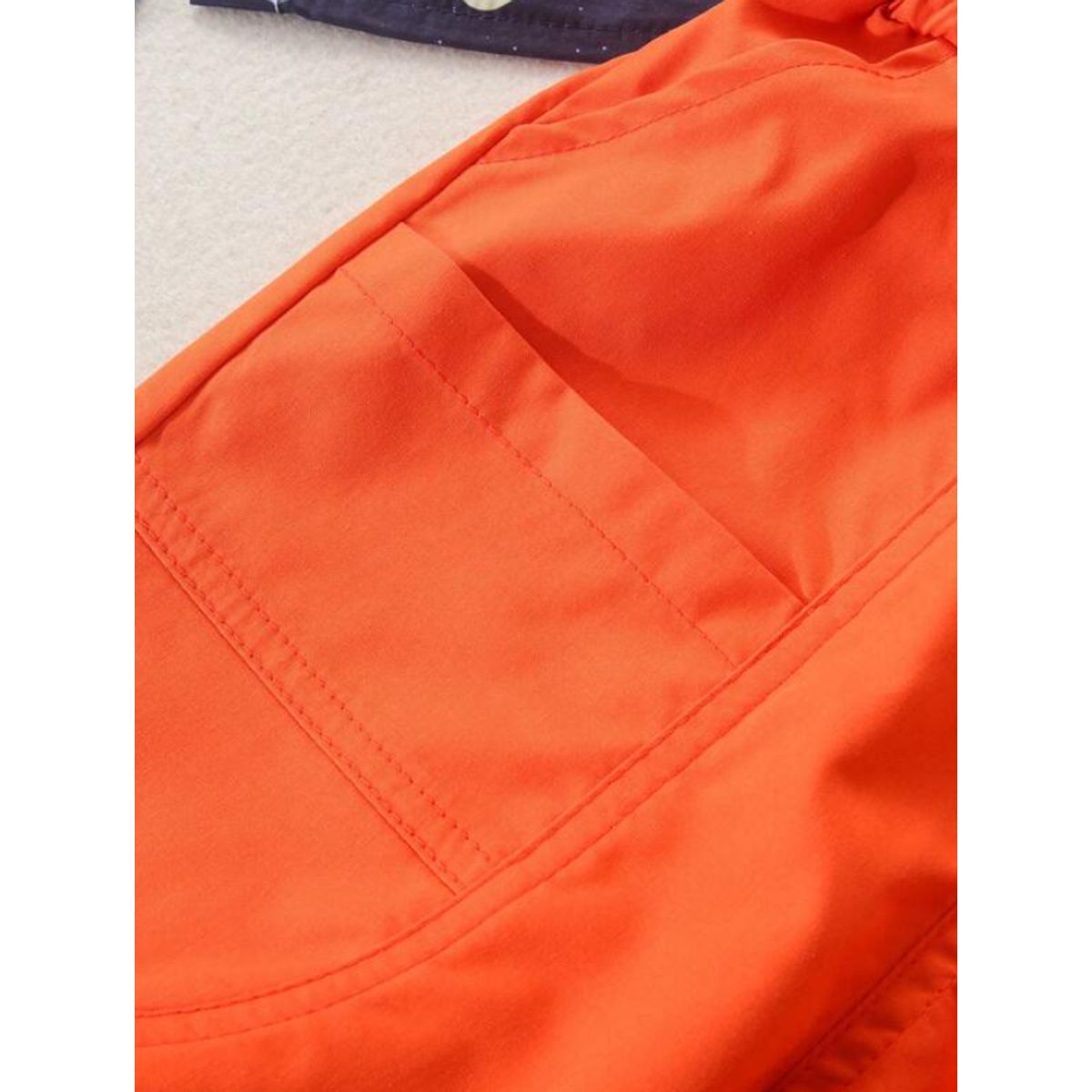 KIRAMA CLOTHING STORE - Conjunto Infantil 3 Piezas Niño Camisa Espacial, Polera y Short Naranja