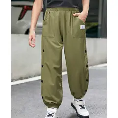 KIRAMA CLOTHING STORE - Pantalón Jogger Juvenil Verde Militar con Botones