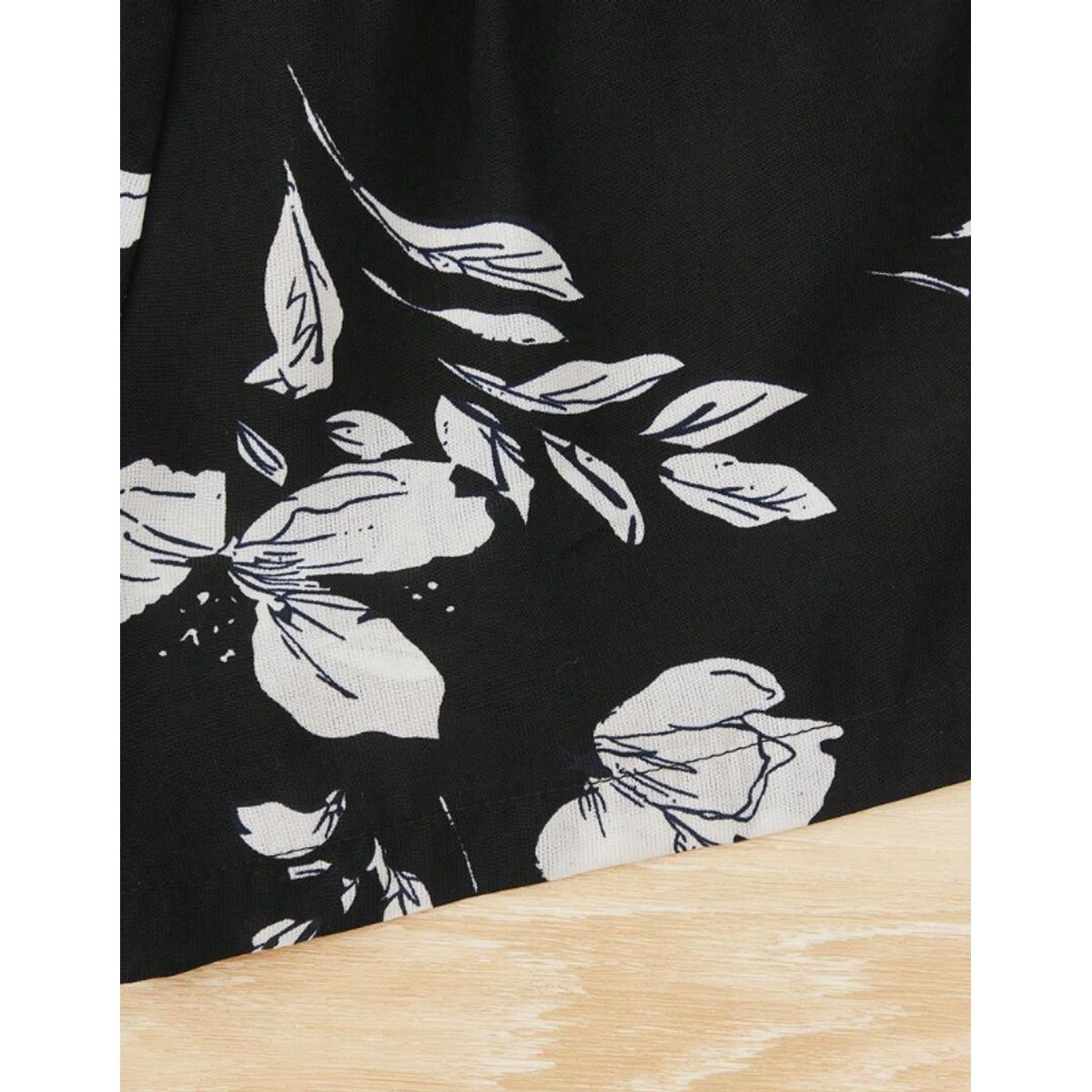 KIRAMA CLOTHING STORE - Shorts Niña Negros Estampado Floral Bohemio