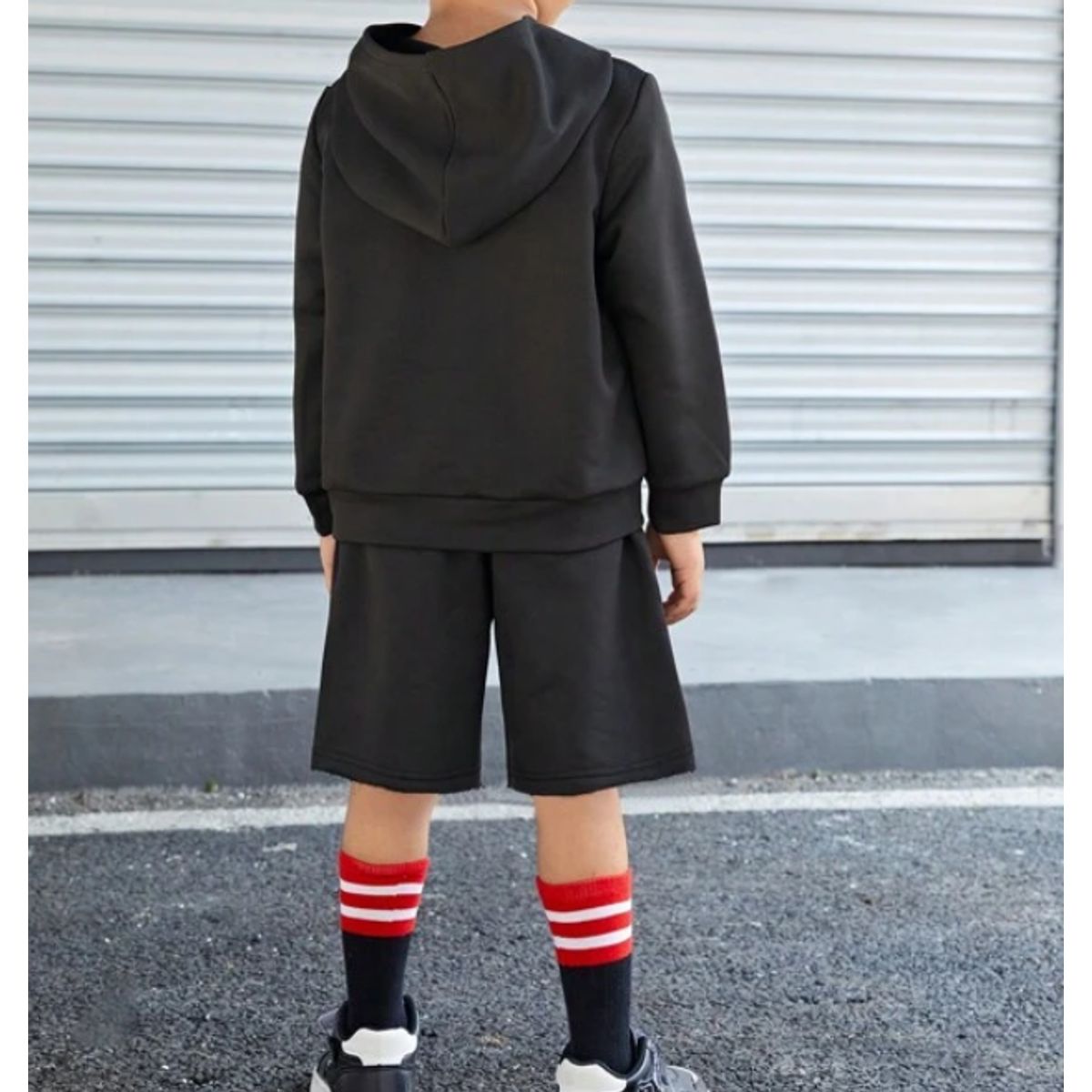 KIRAMA CLOTHING STORE - Conjunto deportivo niño sudadera con capucha y short negro