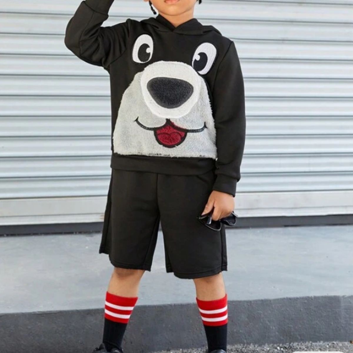 KIRAMA CLOTHING STORE - Conjunto deportivo niño sudadera con capucha y short negro