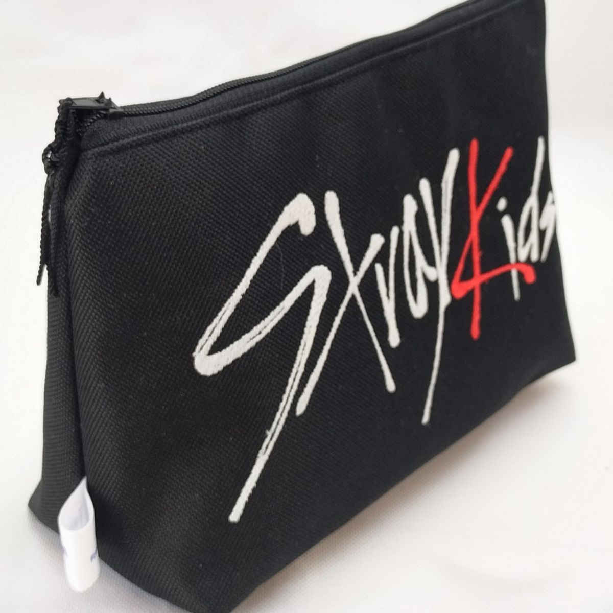 GENERICO - Estuche Bordado Skzoo - Leebit negro