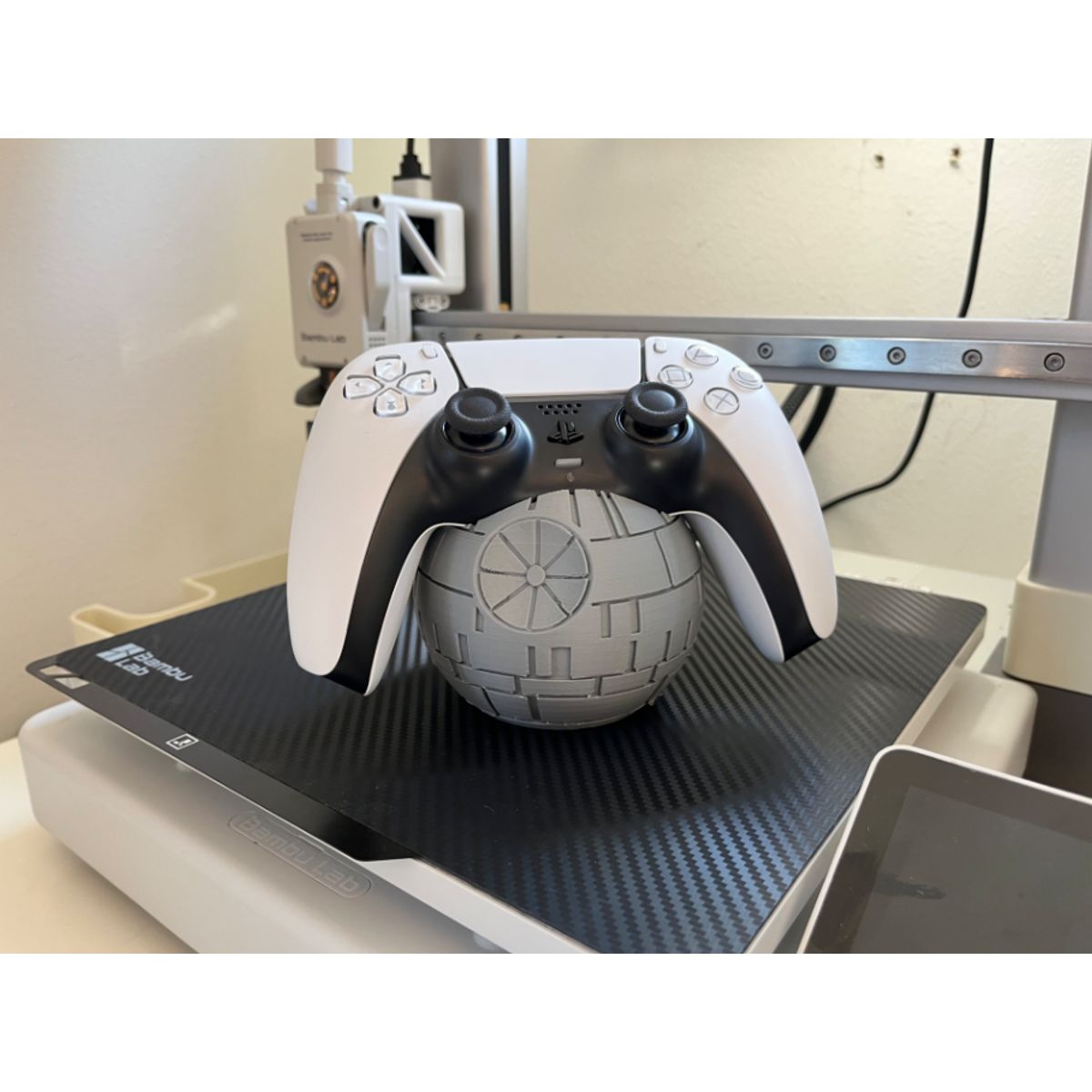 GENERICO - Soporte para Mando ps5- Nave Espacial Redonda