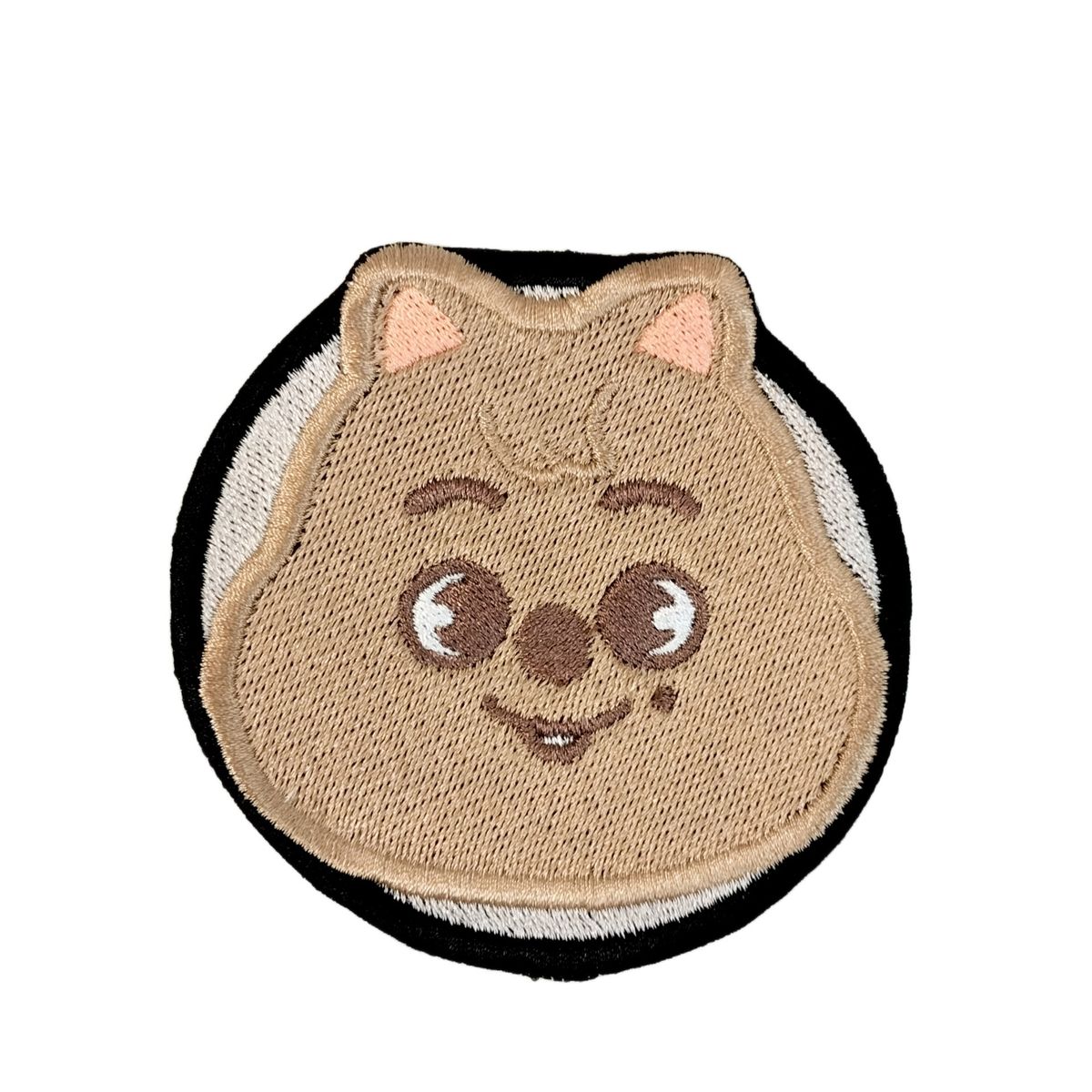 GENERICO - Parche Bordado Termoadhesivo Han Quokka SKZoo Fan Art