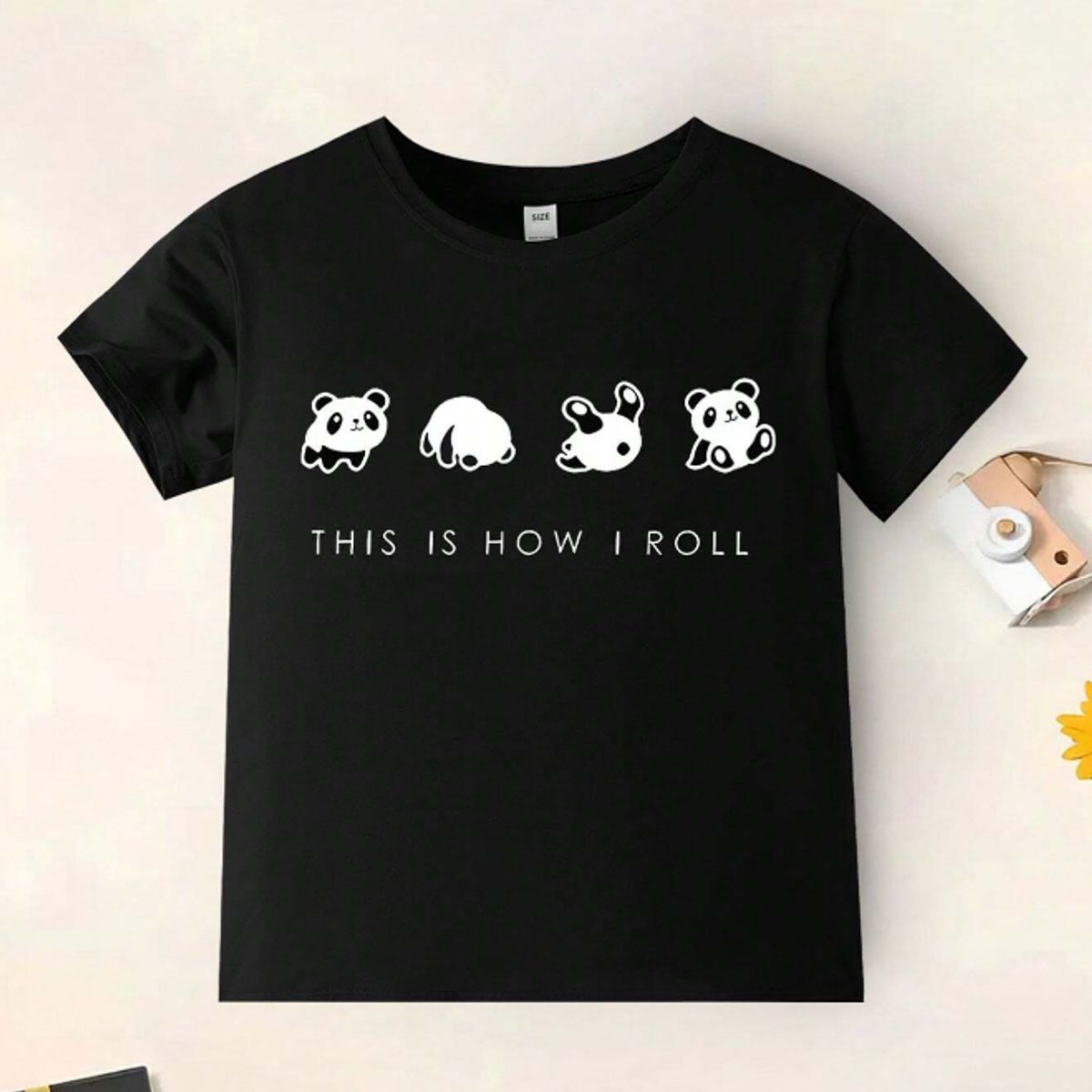 KIRAMA CLOTHING STORE - Camiseta Infantil “This Is How I Roll”  Negra con Diseño de Pandas