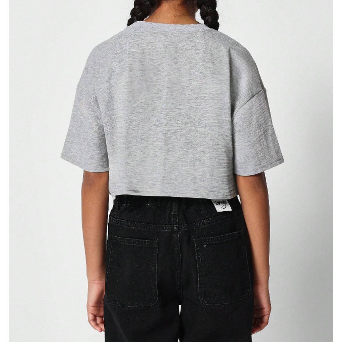 KIRAMA CLOTHING STORE - Camiseta Infantil Corta con Parche “SAMMY”  Gris