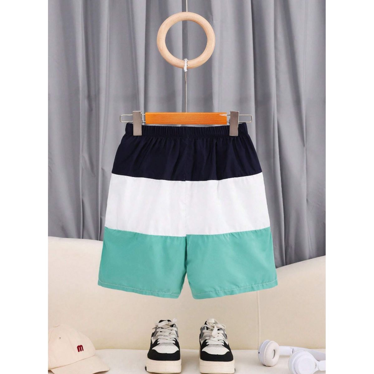 KIRAMA CLOTHING STORE - Short Infantil Deportivo Multicolor con Parche “SPORT”