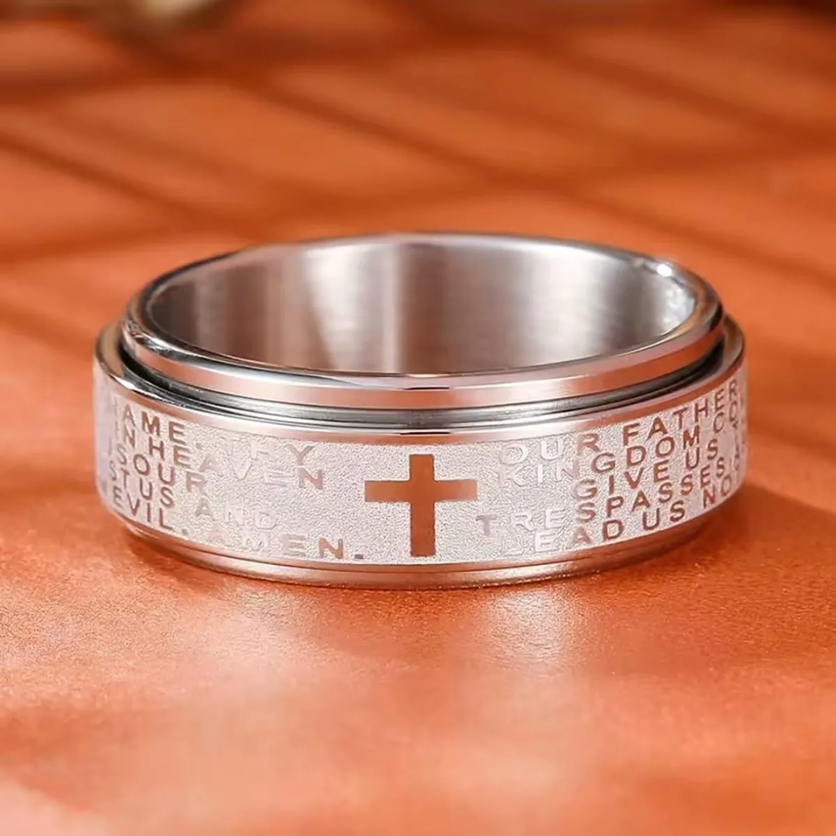 GENERICO - Anillo Antiestrés Masculino de Acero con Cruz Giratoria