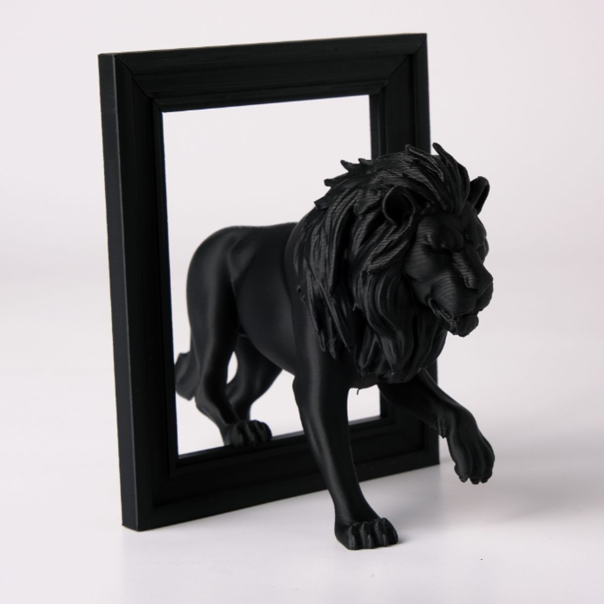 GENERICO - Escultura- León Negro Rompiendo el Marco