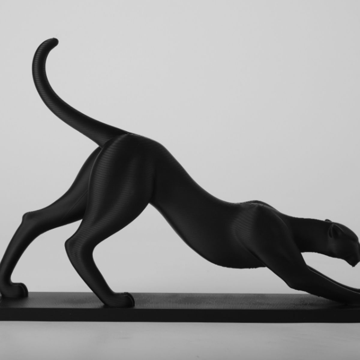 GENERICO - Escultura- Pantera Estirándose