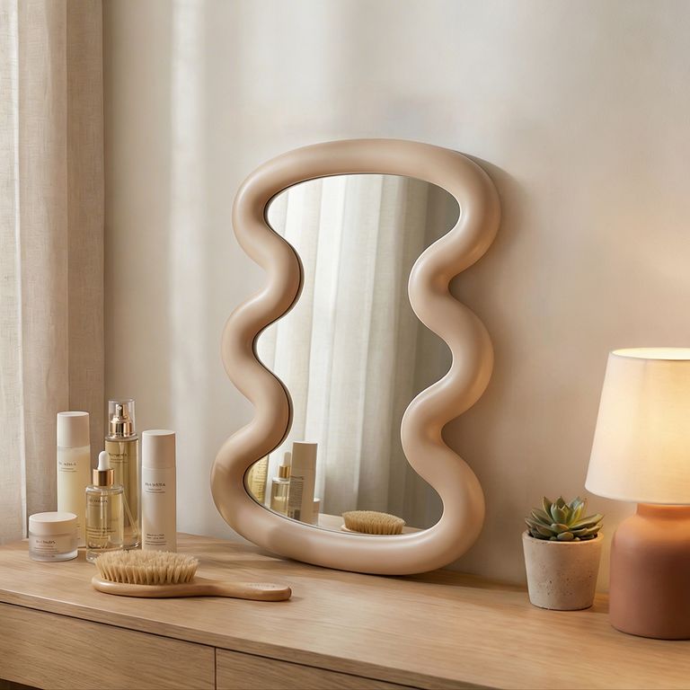 Espejo decorativo de mesa ondulado para tocador color crema