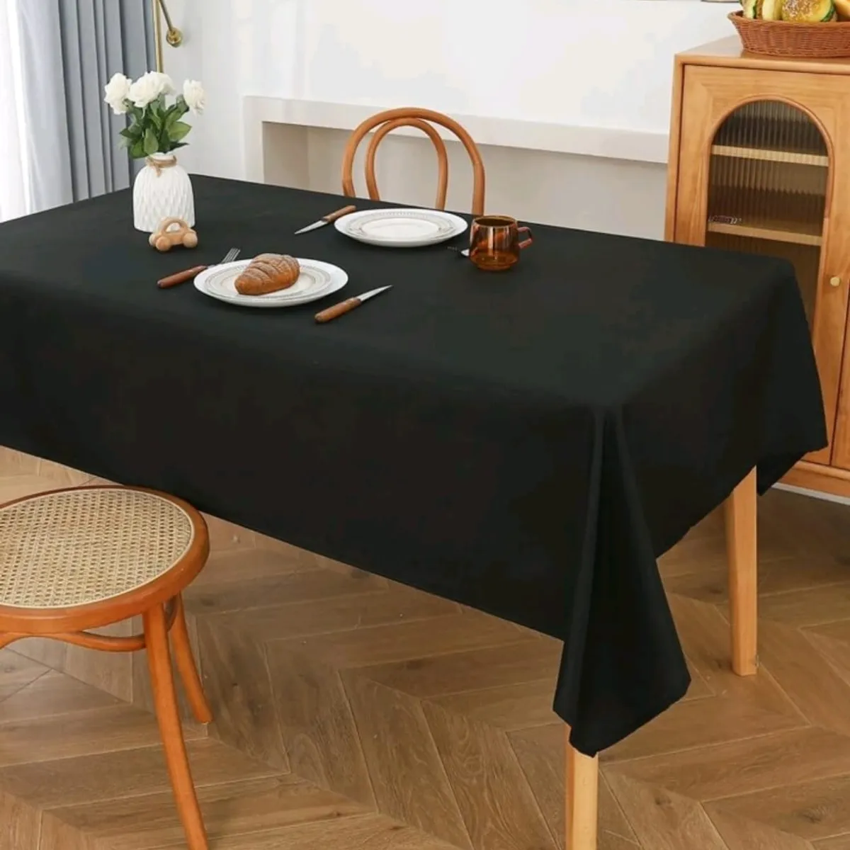 GENERICO - MANTEL ANTIMANCHAS RECTANGULAR  NEGRO