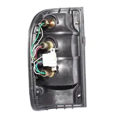 GENERICO - FAROL TRASERO DERECHO TOYOTA HILUX 1998-2006