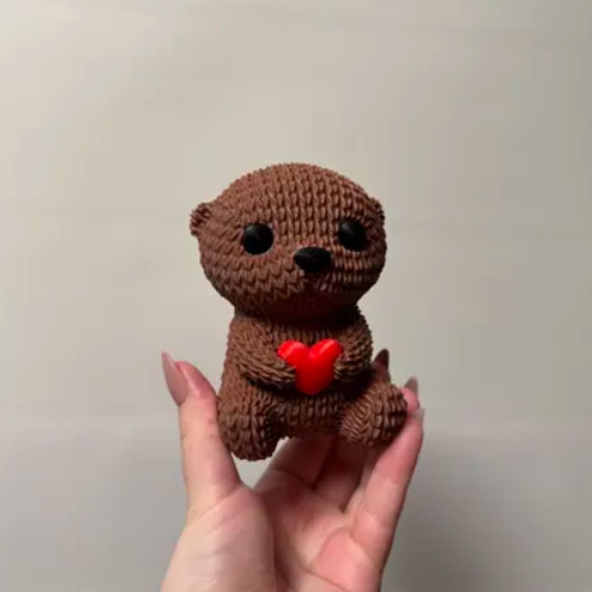 GENERICO - Figura de Nutria Tejida de Amor - San Valentín