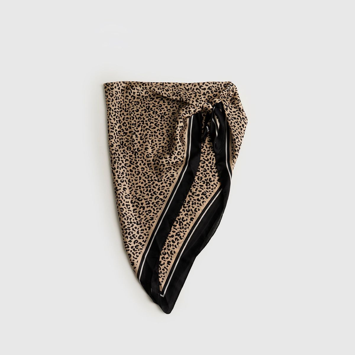 LOUNGE - Pañuelo Mujer Cuadrado Animal Print