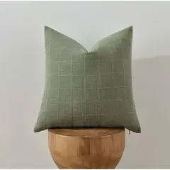 DEKOHOME - COJIN CON TEXTURA VERDE OLIVA