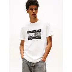 TOMMY HILFIGER - Polera Photo Flag Logo Regular Fit Blanco Tommy Jeans
