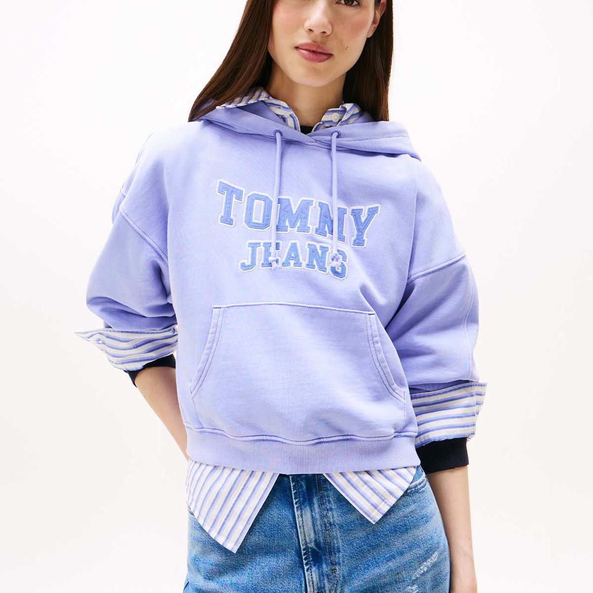 TOMMY HILFIGER - Polerón Hoodie Crop Relaxed Con Logo Lila Tommy Jeans
