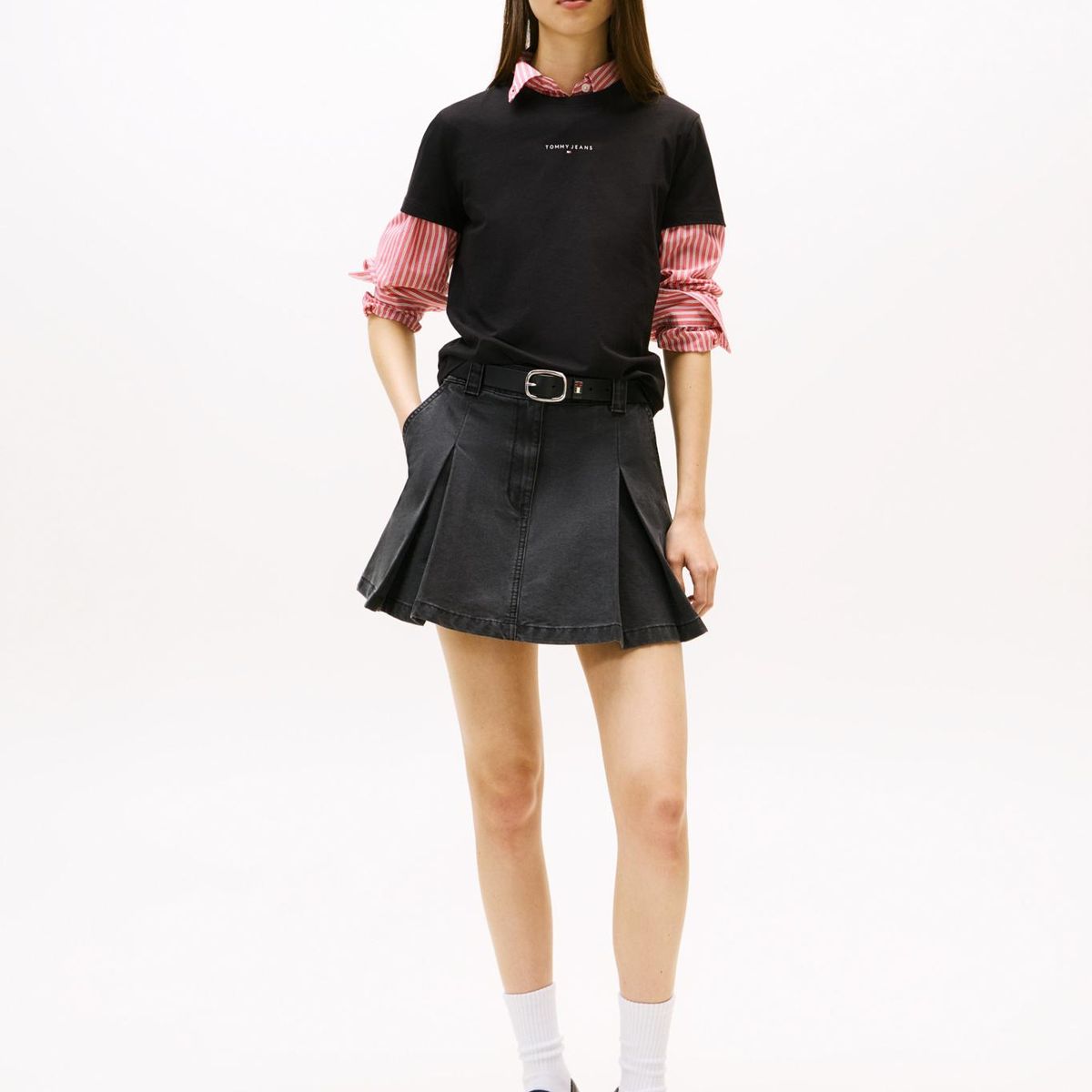 TOMMY HILFIGER - Polera Regular Fit Logo Lineal Negro Tommy Jeans