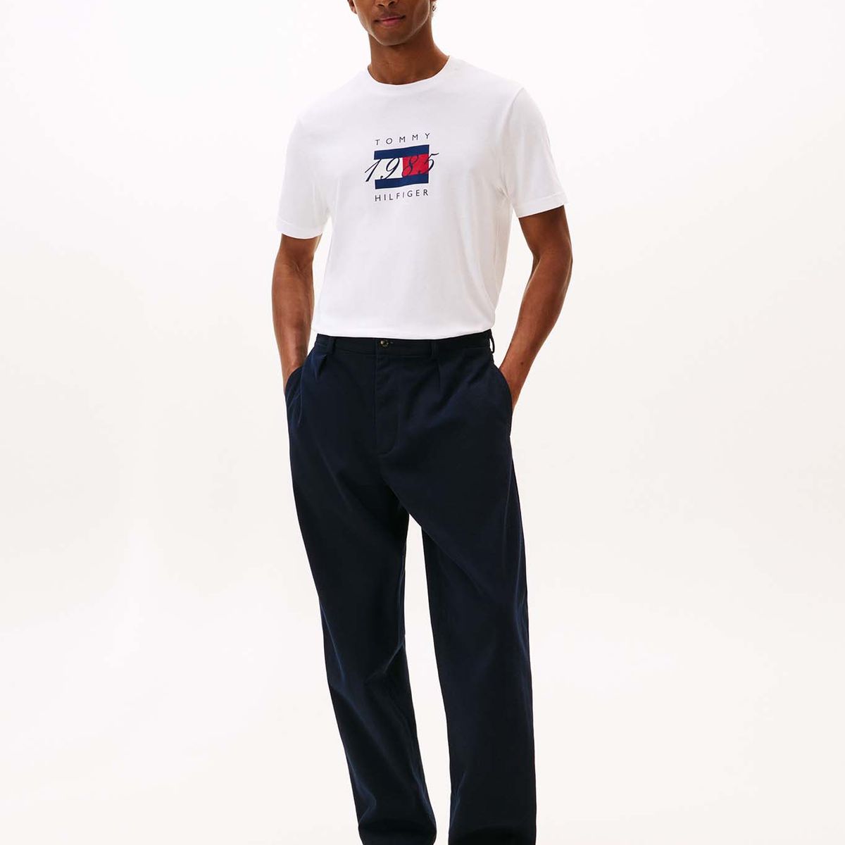 TOMMY HILFIGER - Polera Con Logo Flag Gráfico Blanco Tommy Hilfiger