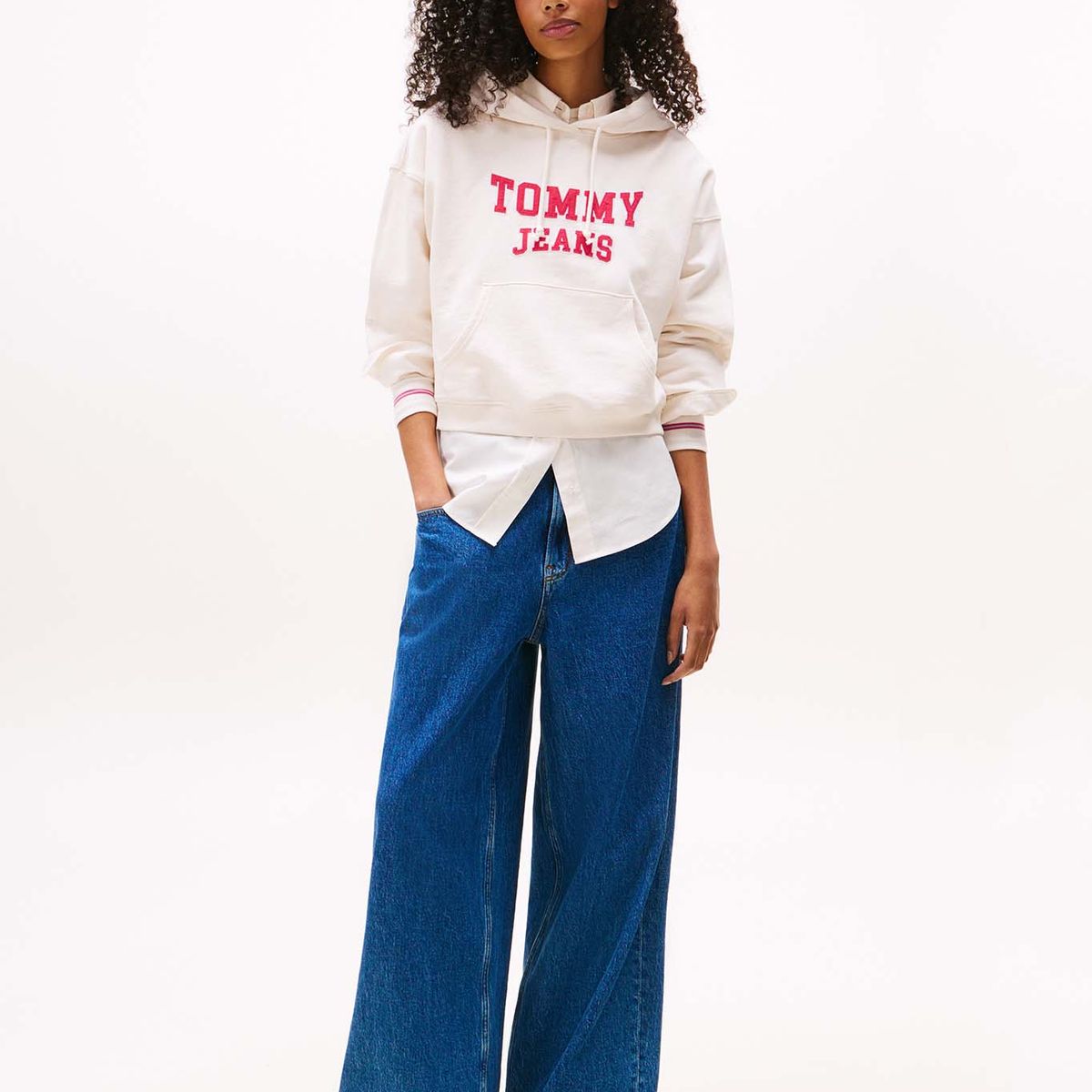 TOMMY HILFIGER - Polerón Hoodie Crop Relaxed Con Logo Blanco Tommy Jeans