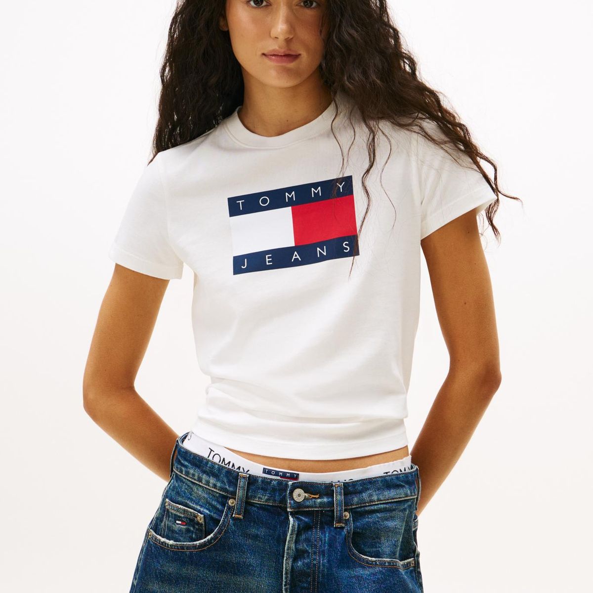 TOMMY HILFIGER - Polera Soft Flag Logo Blanco Tommy Jeans