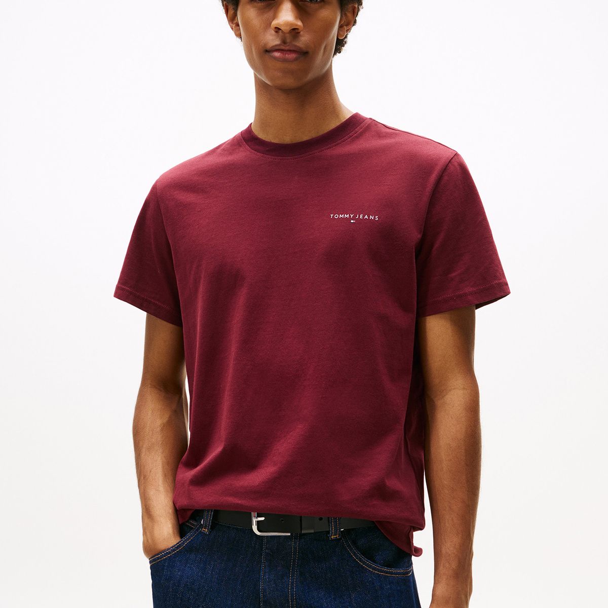 TOMMY HILFIGER - Polera Con Logo Lineal Slim Fit Burdeo Tommy Jeans