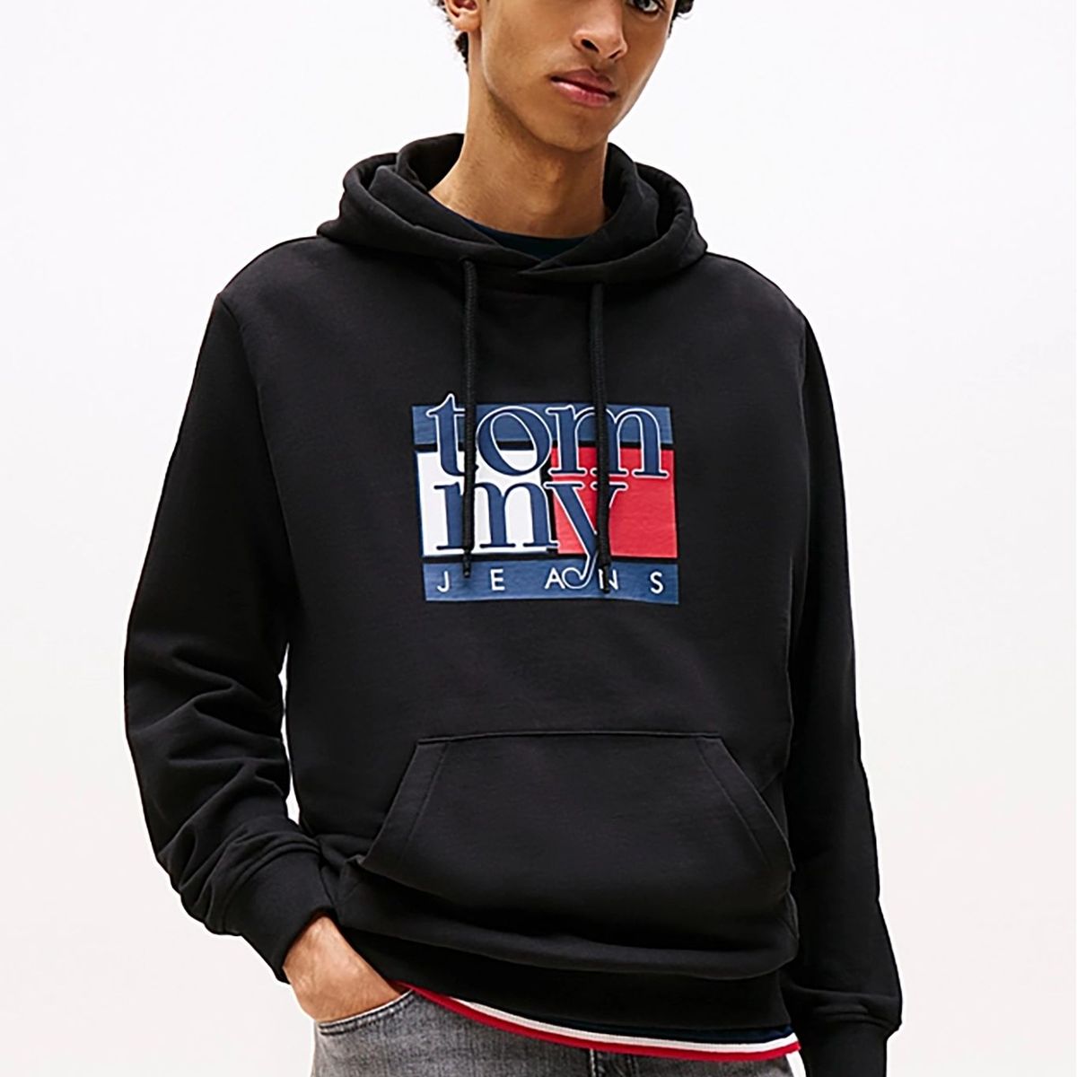 TOMMY HILFIGER - Polerón Hoodie Con Logo Negro Tommy Jeans