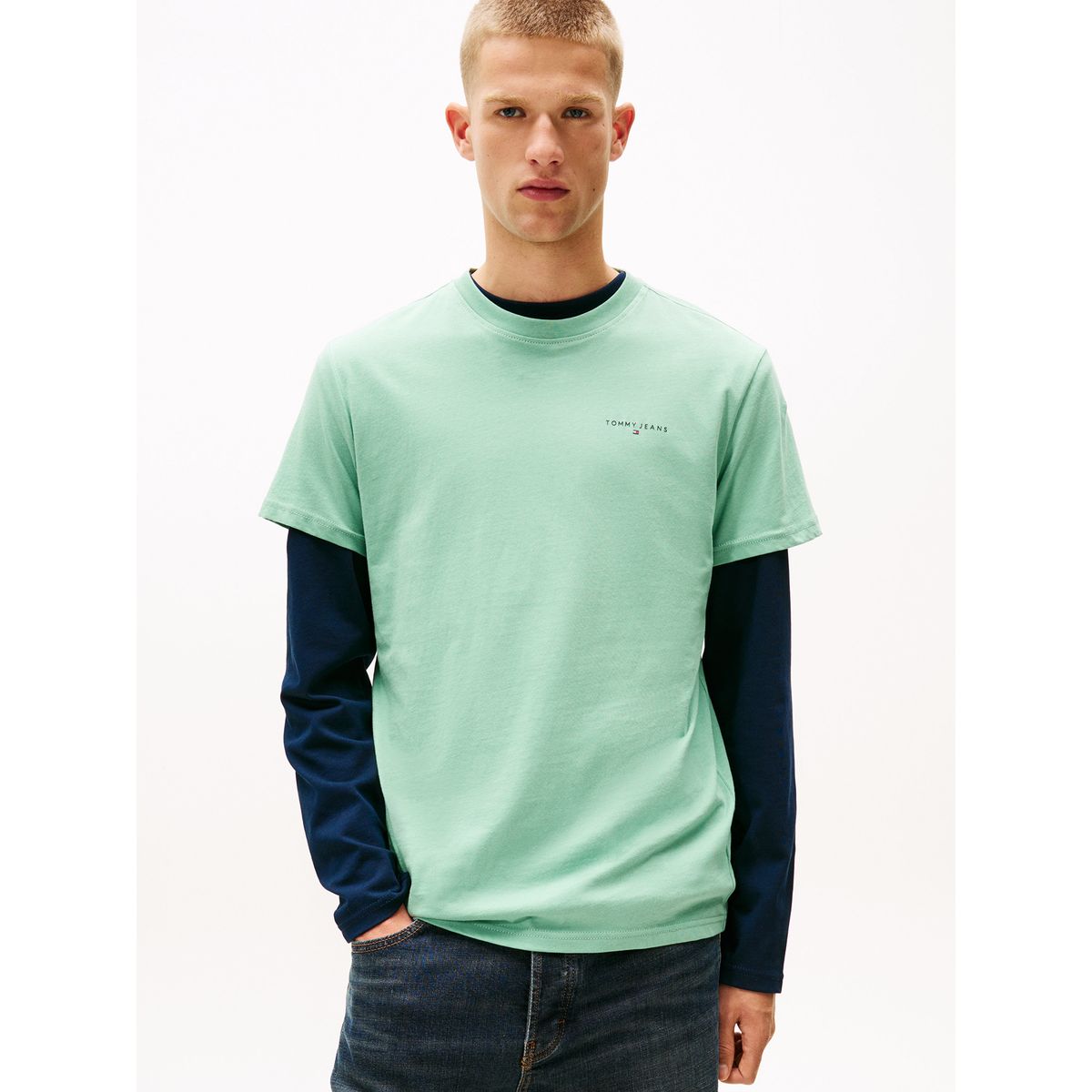TOMMY HILFIGER - Polera Con Logo Lineal Slim Fit Verde Tommy Jeans