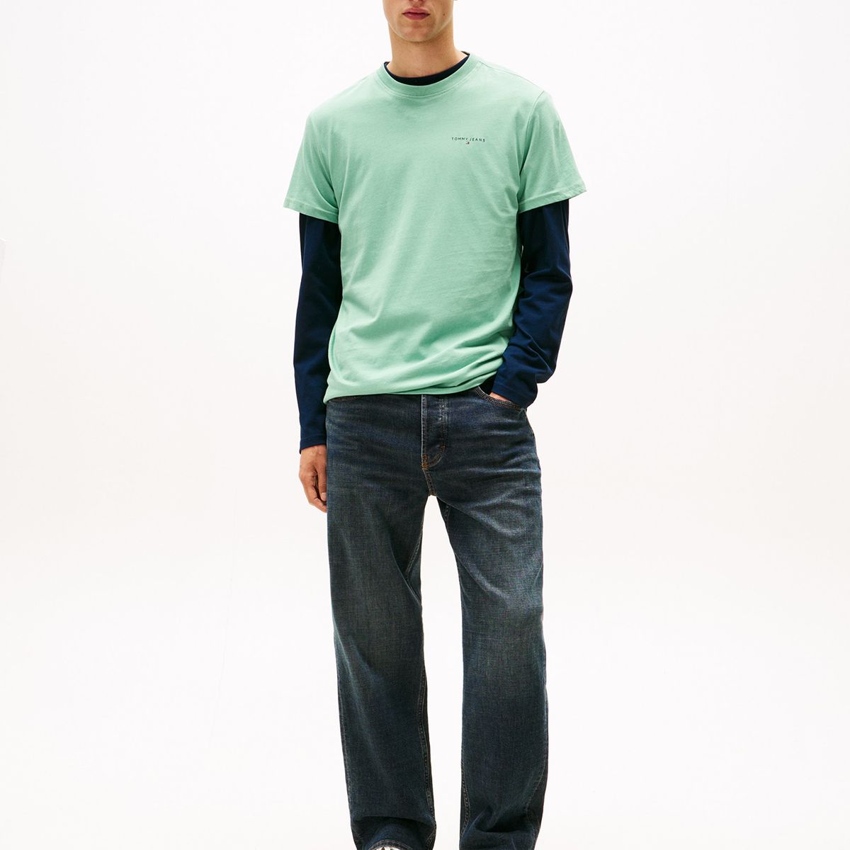 TOMMY HILFIGER - Polera Con Logo Lineal Slim Fit Verde Tommy Jeans