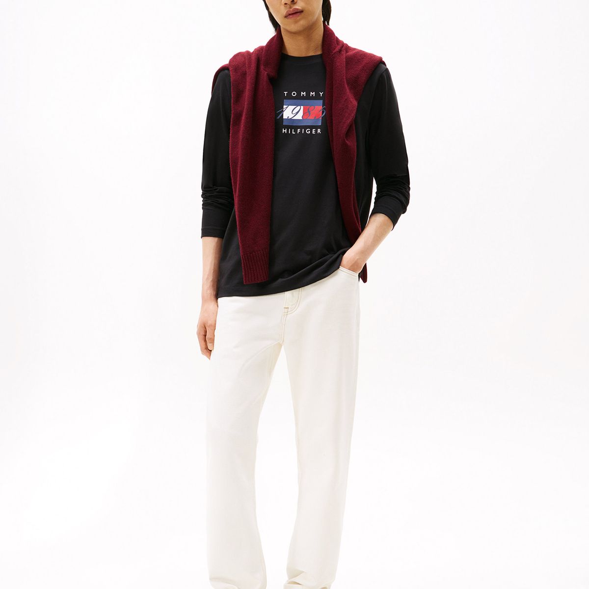 TOMMY HILFIGER - Polera Linear Flag Graphic Logo Negro Tommy Hilfiger