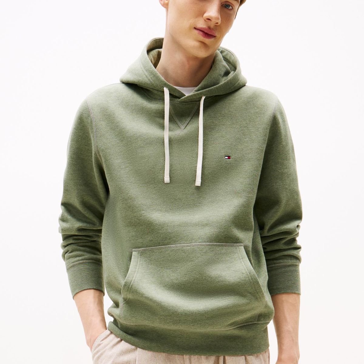 TOMMY HILFIGER - Polerón Essential Con Logo Bordado Verde Tommy Hilfiger