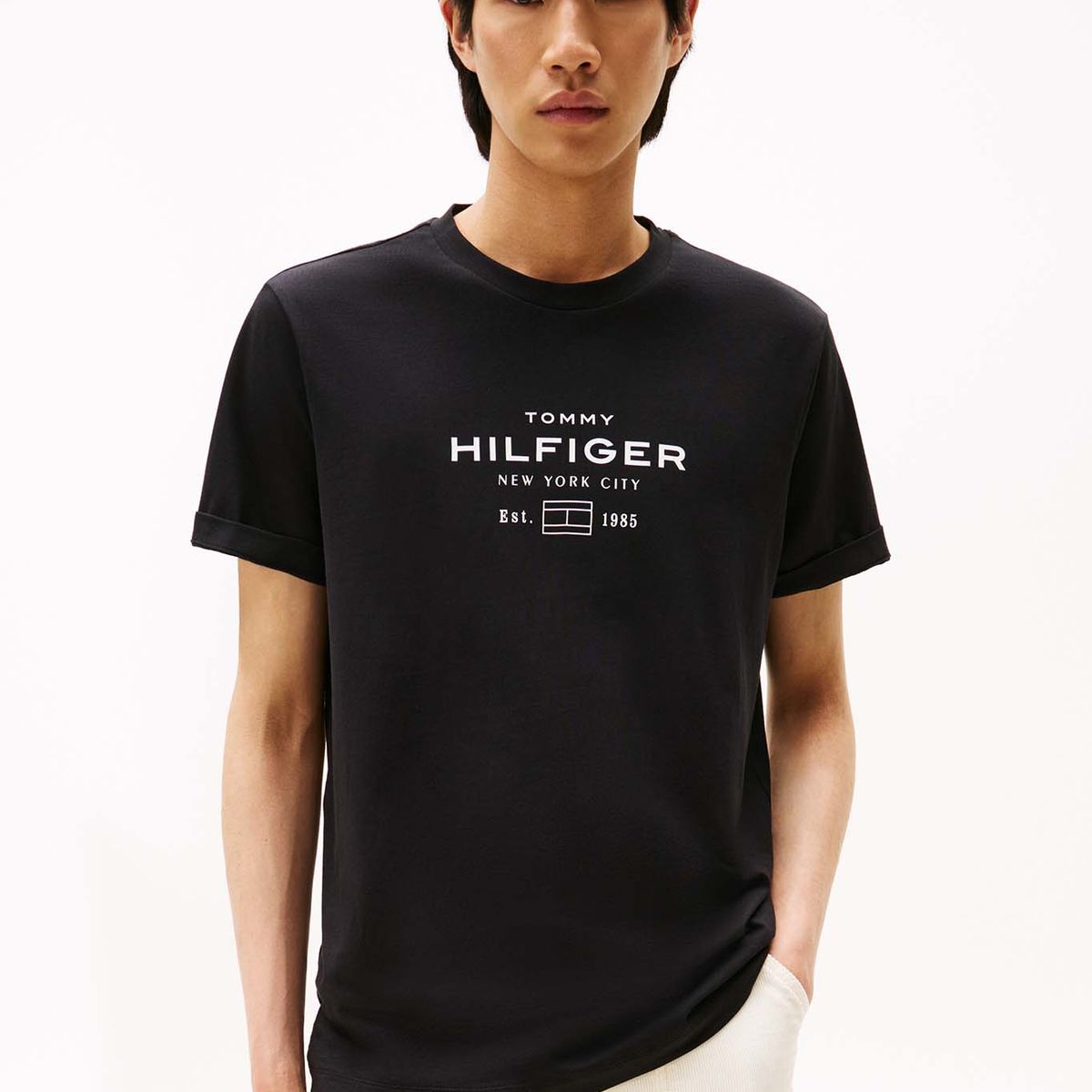 TOMMY HILFIGER - Polera Stack Graphic Logo Negro Tommy Hilfiger