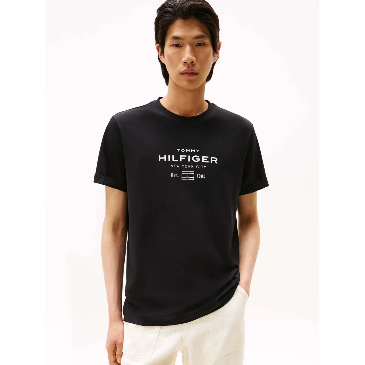 TOMMY HILFIGER - Polera Stack Graphic Logo Negro Tommy Hilfiger