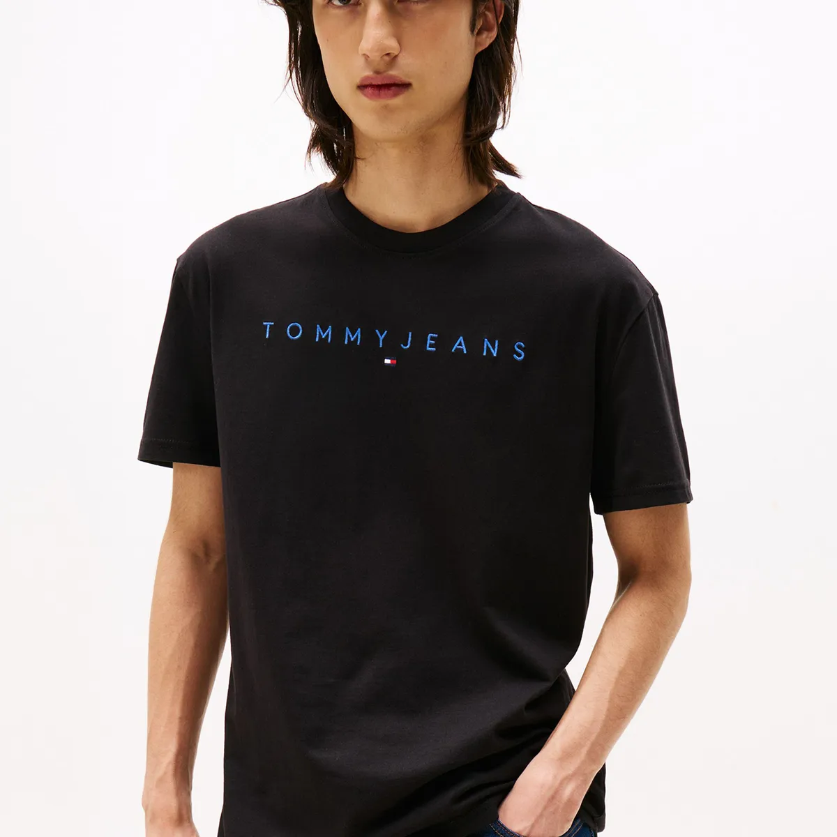 TOMMY HILFIGER - Polera Con Logo Lineal Negro Tommy Jeans
