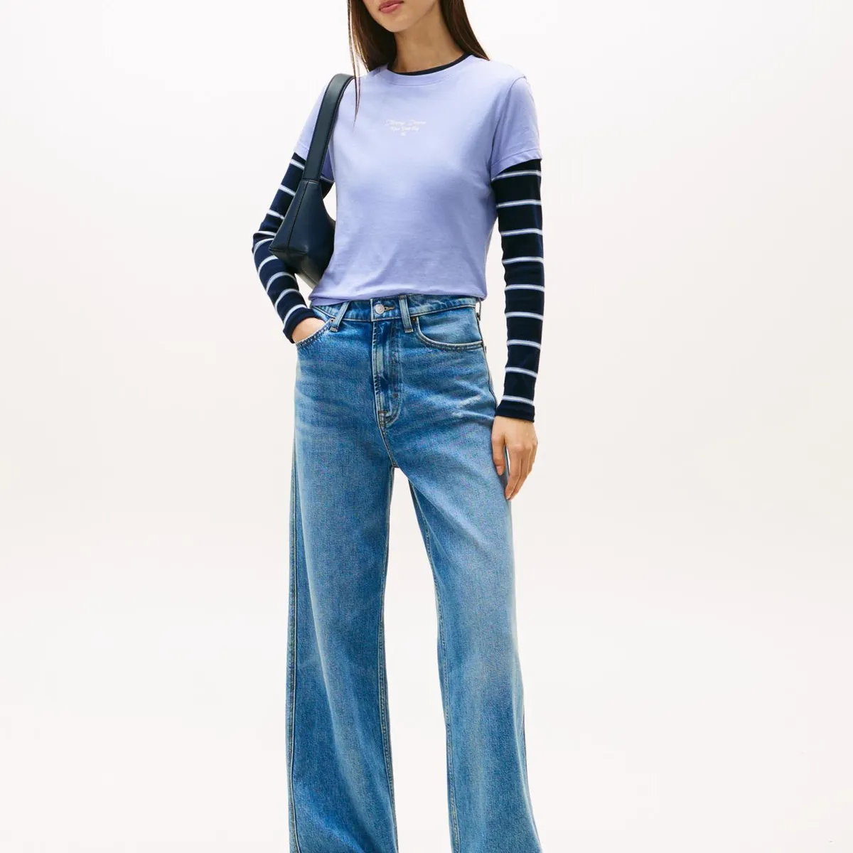 TOMMY HILFIGER - Polera Slim Fit Logo Essential Lila Tommy Jeans