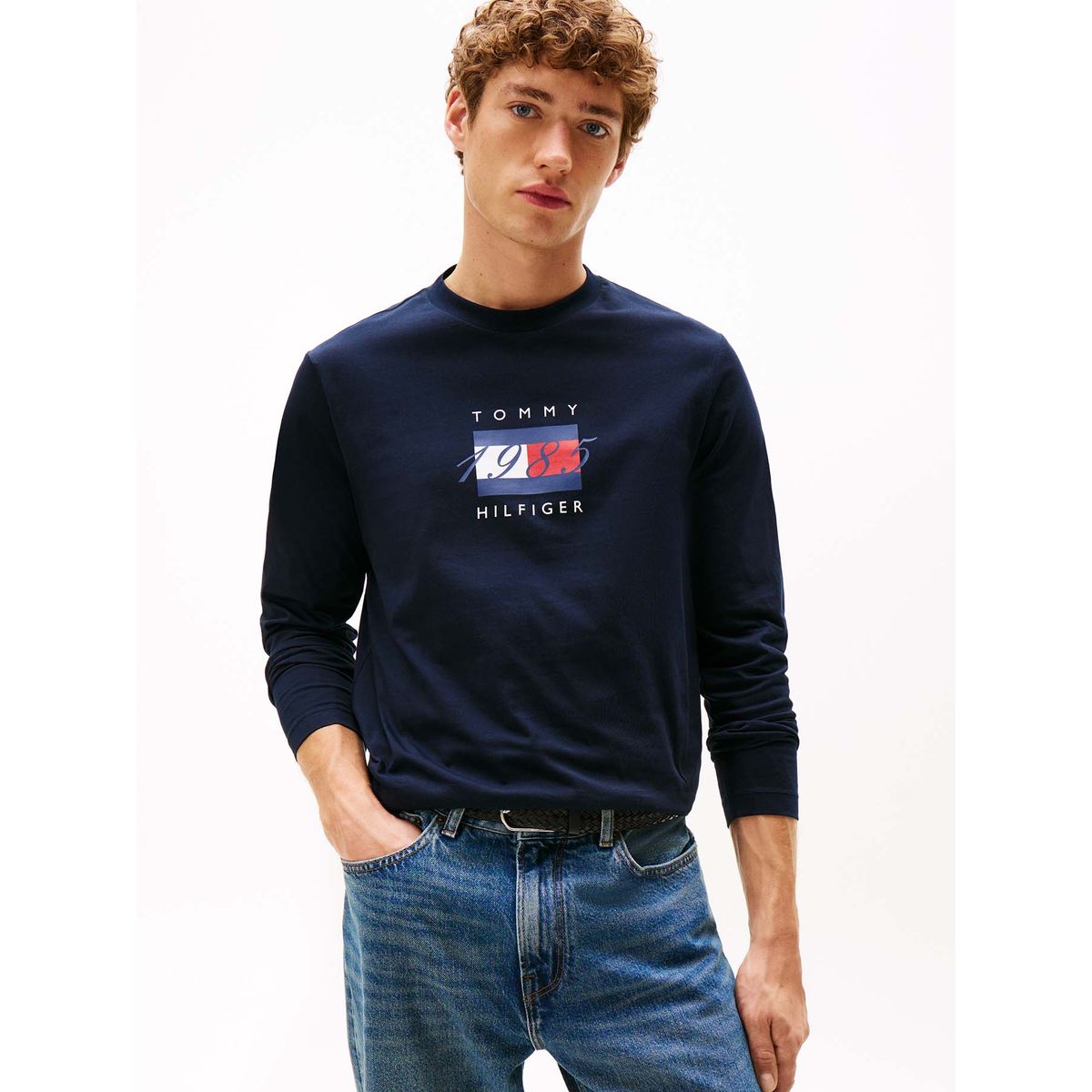 TOMMY HILFIGER - Polera Linear Flag Graphic Logo Azul Tommy Hilfiger