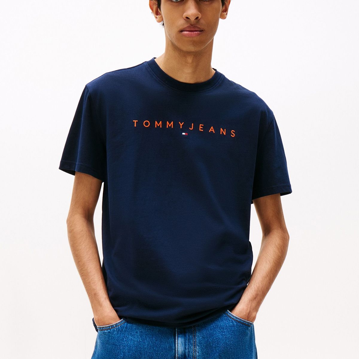 TOMMY HILFIGER - Polera Con Logo Lineal Azul Tommy Jeans