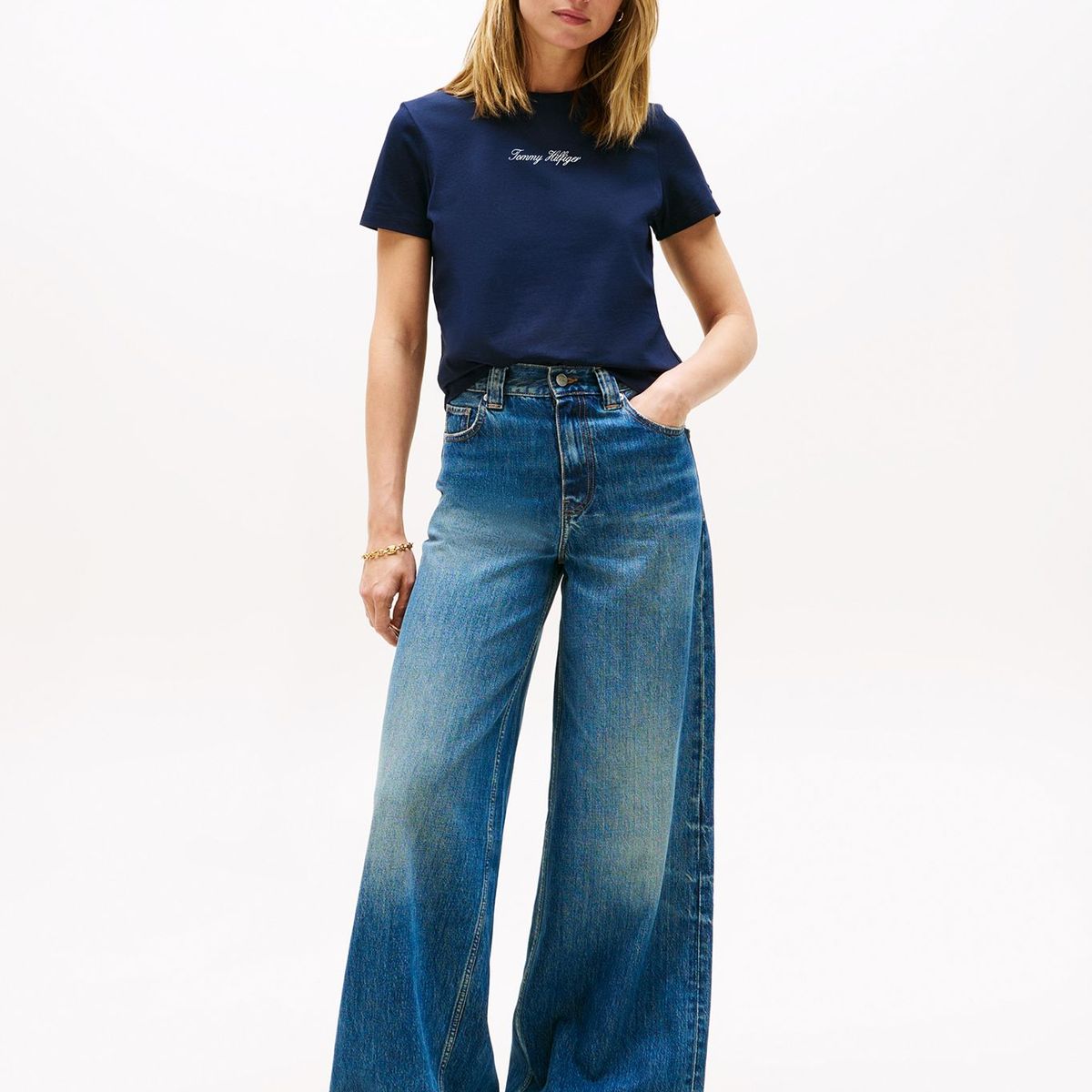 TOMMY HILFIGER - Polera Con Logo Texturizado Azul Tommy Hilfiger