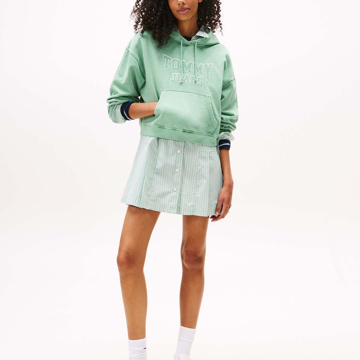 TOMMY HILFIGER - Polerón Hoodie Crop Relaxed Con Logo Verde Tommy Jeans