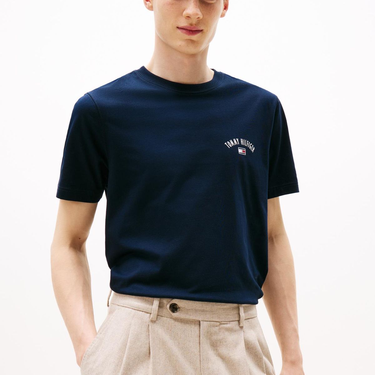 TOMMY HILFIGER - Polera Con Logo Gráfico Regular Fit Azul Tommy Hilfiger