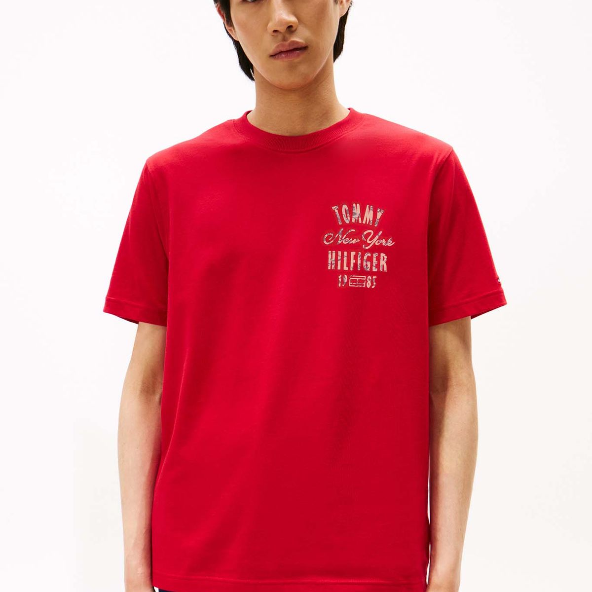 TOMMY HILFIGER - Polera Con Logo Gráfico Regular Fit Rojo Tommy Hilfiger