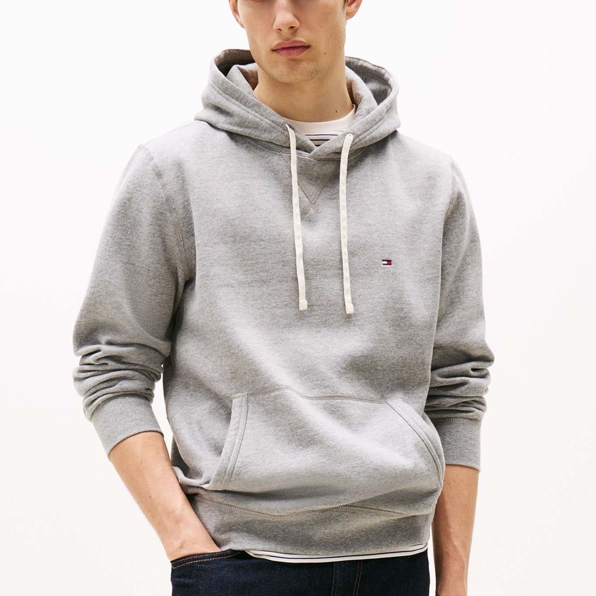 TOMMY HILFIGER - Polerón Hoodie Essential Con Logo Gris Tommy Hilfiger