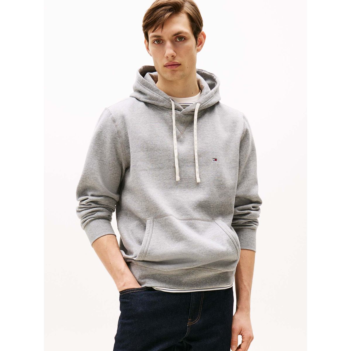 TOMMY HILFIGER - Polerón Hoodie Essential Con Logo Gris Tommy Hilfiger