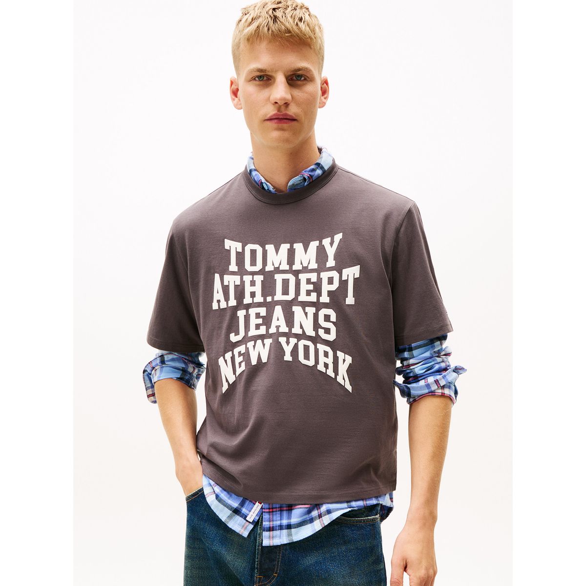 TOMMY HILFIGER - Polera 90S Varsity Logo Gris Tommy Jeans