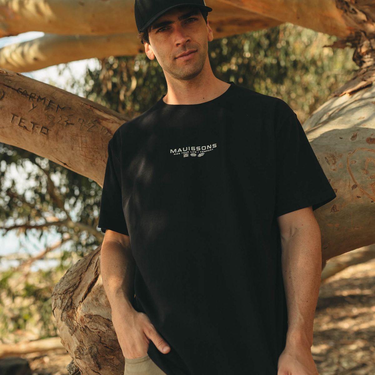 MAUI AND SONS - Polera MC Retro Symbol Negro Hombre Maui And Sons