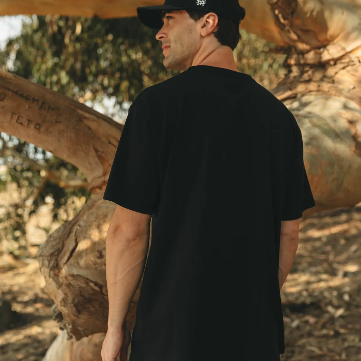 MAUI AND SONS - Polera MC Retro Symbol Negro Hombre Maui And Sons