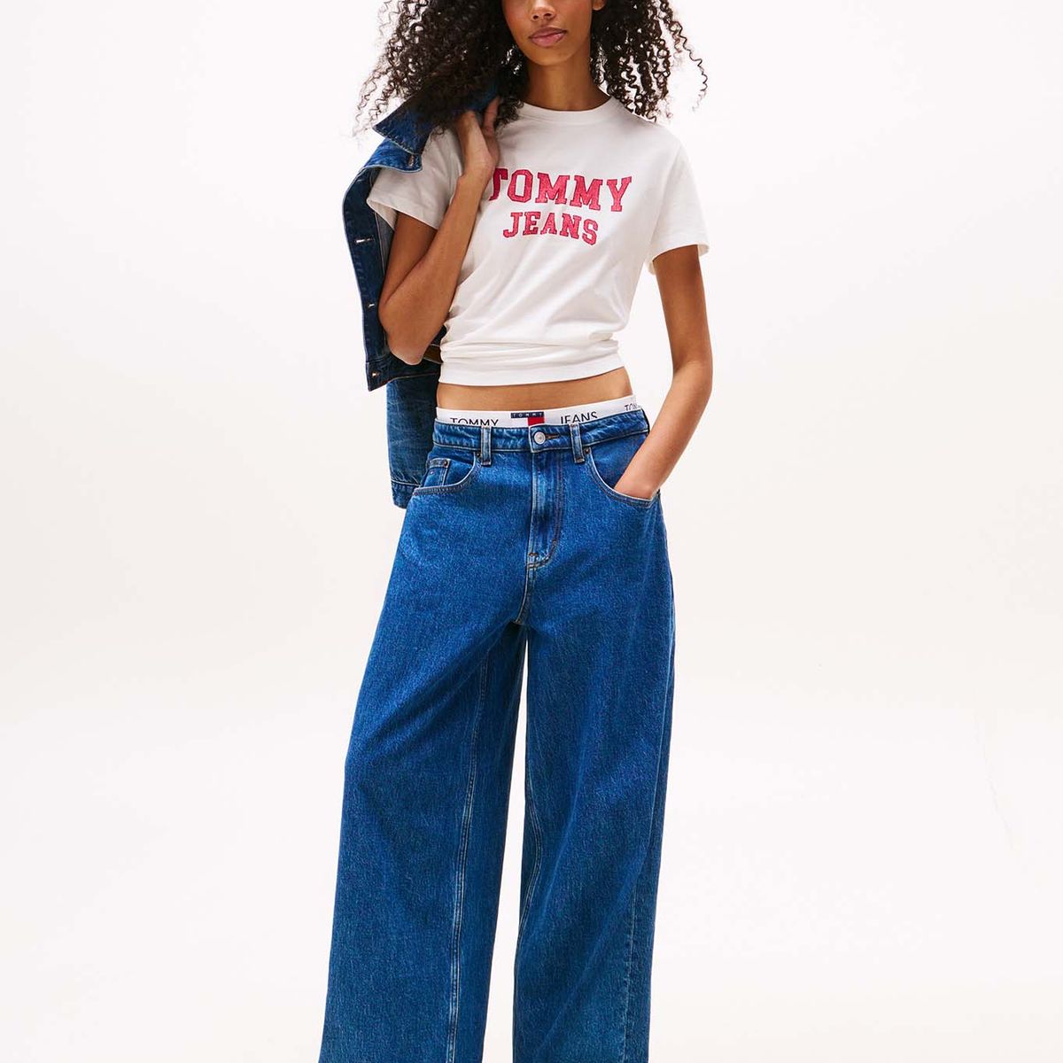 TOMMY HILFIGER - Polera Regular Fit Logo Varsity Blanco Tommy Jeans